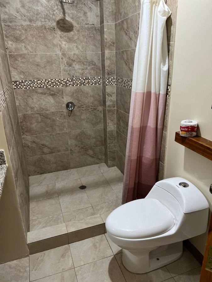Puerto López Hotel Berlin International מראה חיצוני תמונה